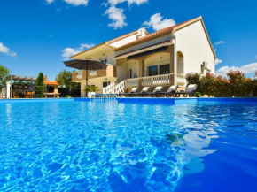 Holiday Home Tina & Tino by Interhome